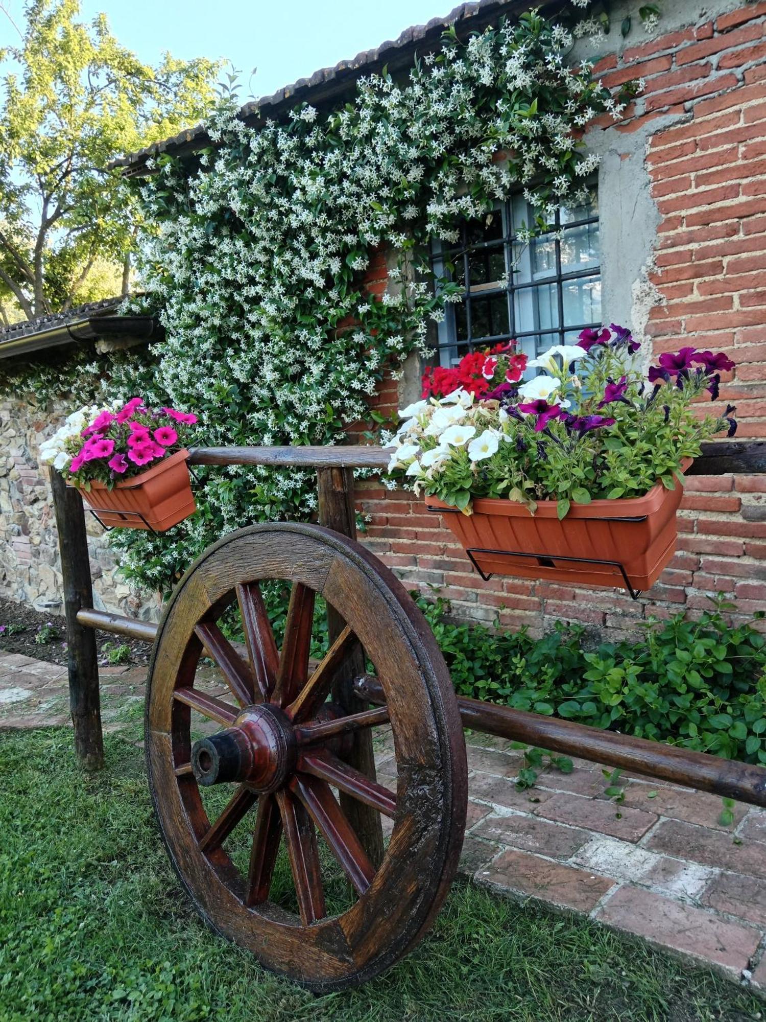 Casale - La Camera Di Leda Lamporecchio Exterior photo